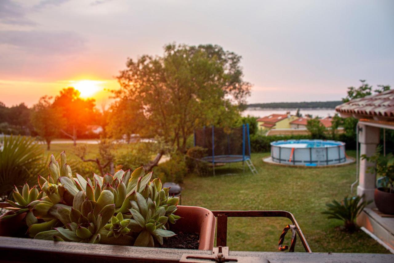 Stone House Chiara Seaview Apartment Funtana Luaran gambar