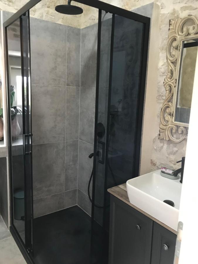 Stone House Chiara Seaview Apartment Funtana Luaran gambar