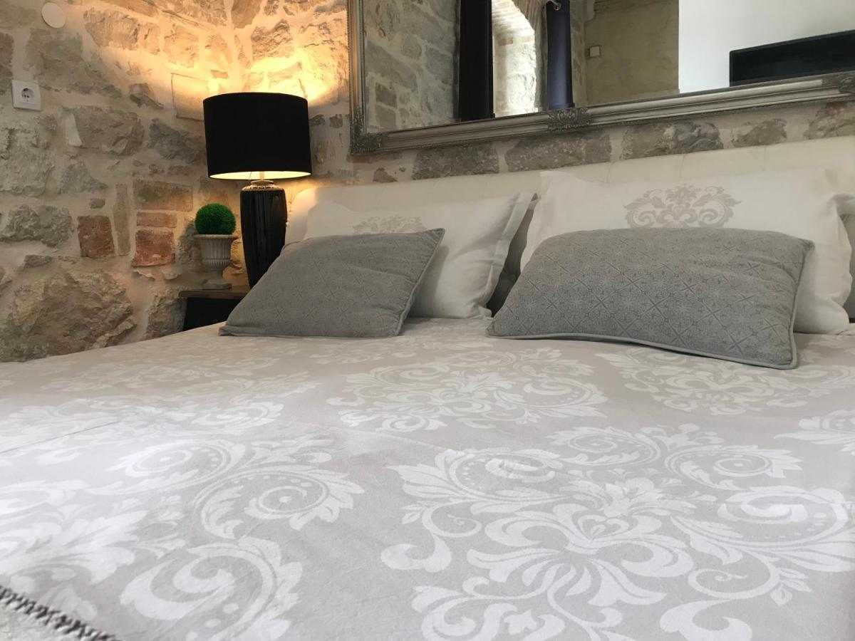 Stone House Chiara Seaview Apartment Funtana Luaran gambar