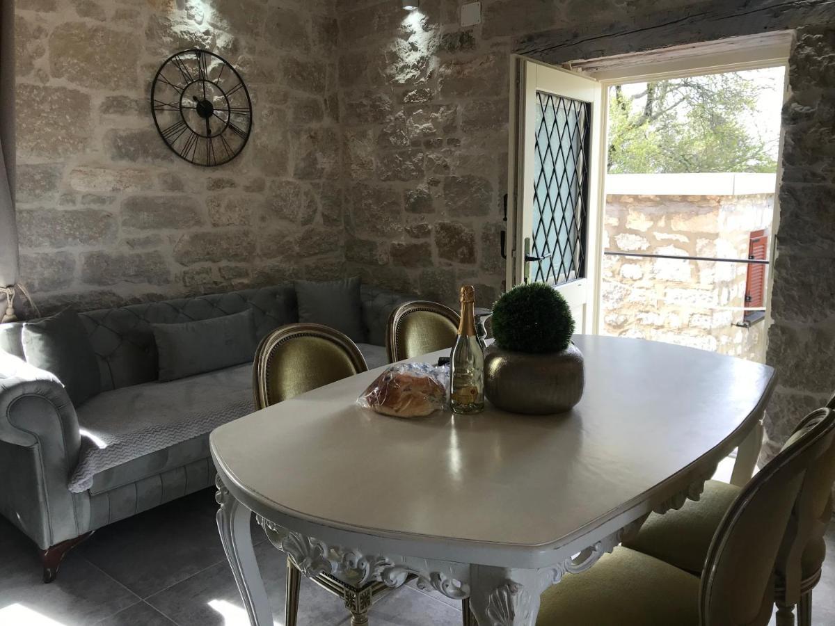 Stone House Chiara Seaview Apartment Funtana Luaran gambar